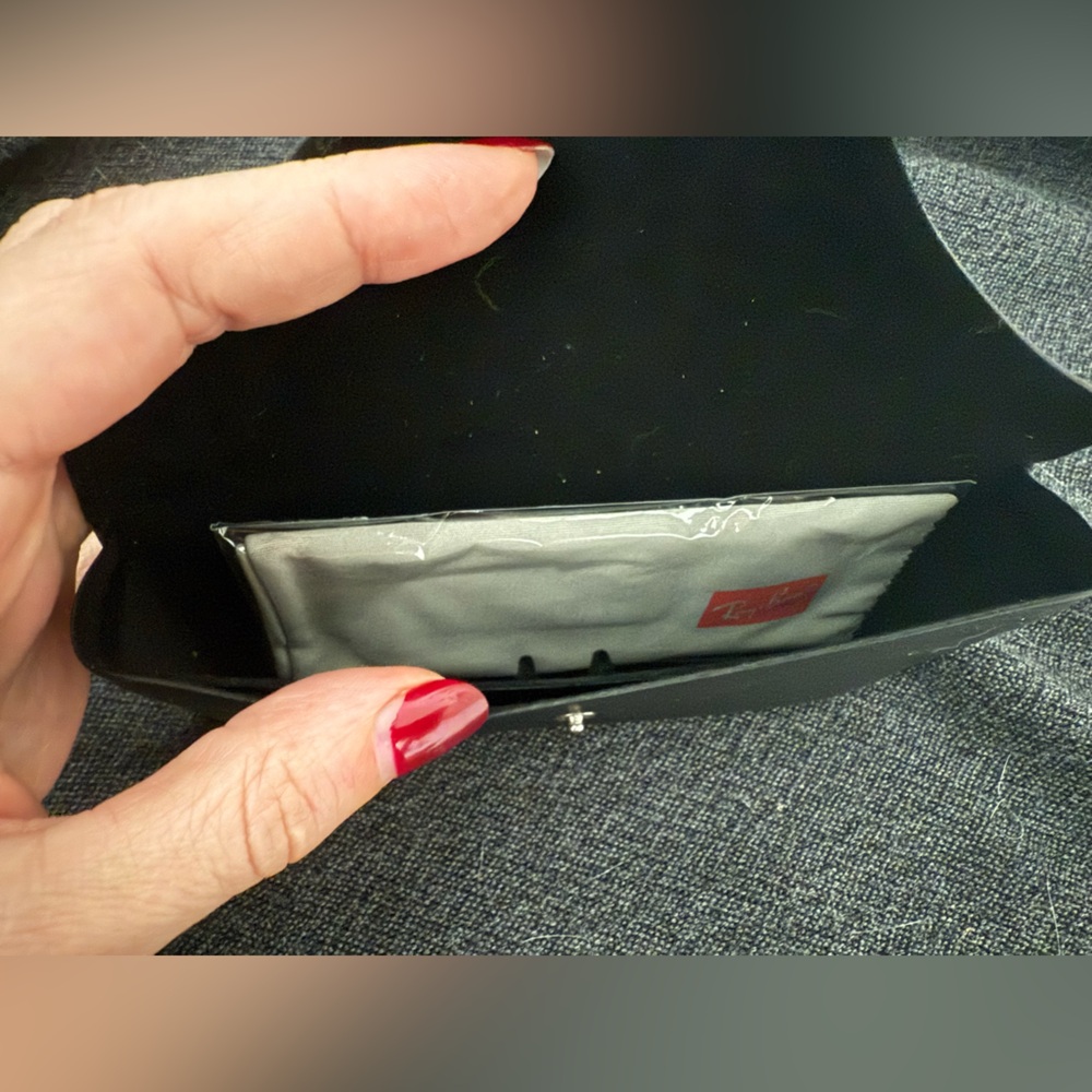 Ray-Ban Oval Sunglasses - Picture 4 of 6